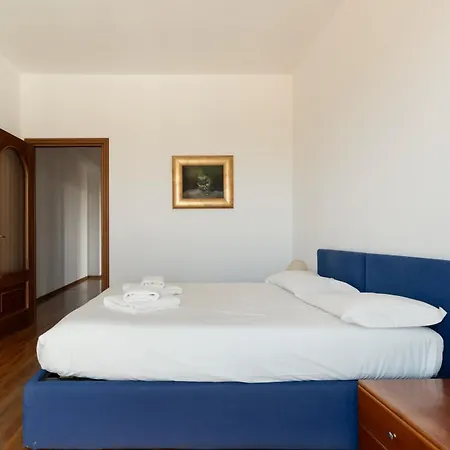 Guesthost - Comfy Balcony Flat Affori Mm3 *