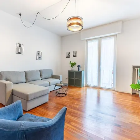 Station-duomo - 2 Bedrooms & 2 Terrace شقة *