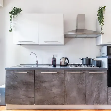 Station-duomo - 2 Bedrooms & 2 Terrace * ميلان