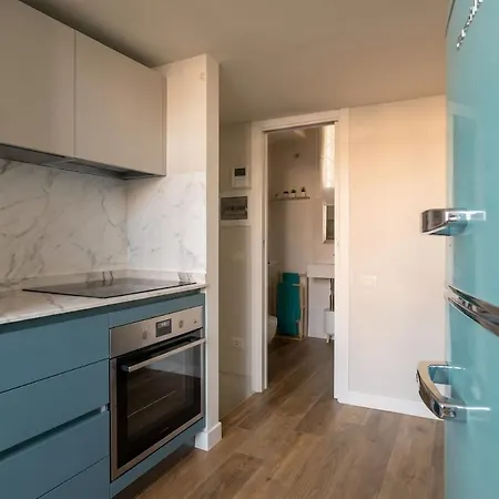 Apartman Loft 53 - Design Loft 5 Minutes From The Metro *