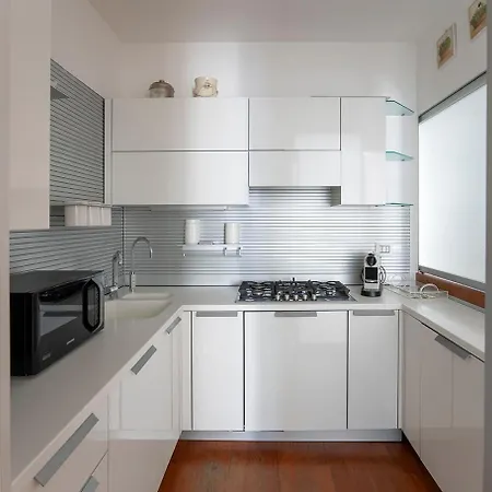 Arts At Porta Venezia Area Apartment *