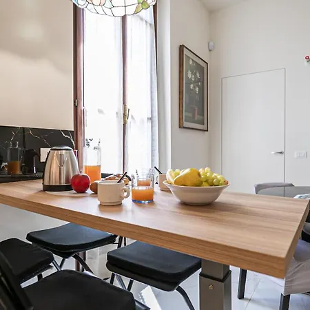 Italianway Comfort - Mezzofanti 9 * Milánó