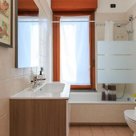 Xenia - 2 In Via Santander 20 Milaan