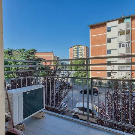 Xenia - 2 In Viale Suzzani 88 Milano