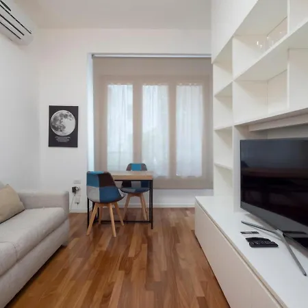 شقة Xenia - 2rooms In Via Ampere 102