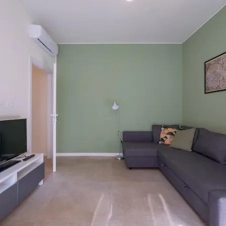 Apartamento Xenia - 3rooms In Via Massimo Gorki
