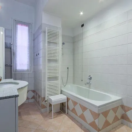 شقة Xenia - 2 In Via Paolo Frisi 8
