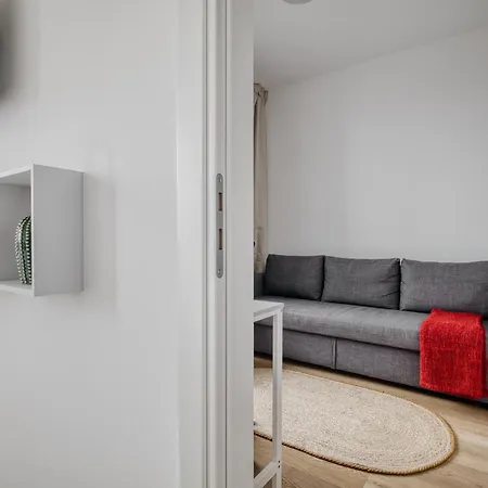 New-build Bright & Quiet 1-br Flat With Balcony Apartamento Milão