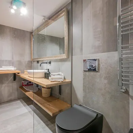 Xenia - 2 In Via Casella 33