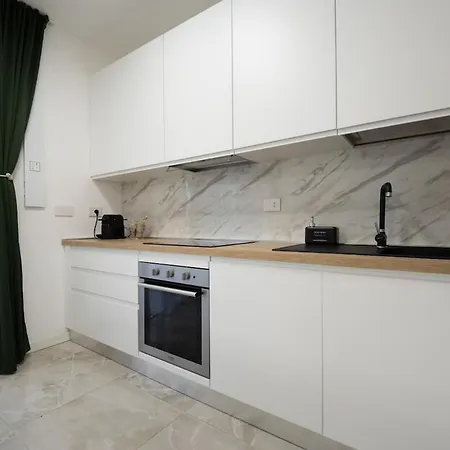 Appartement Design With Private Terrace Milan
