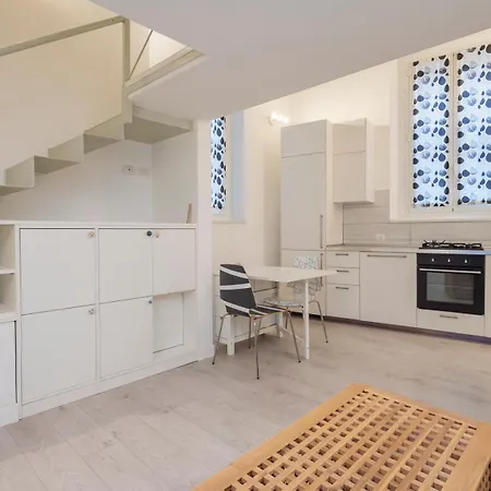 M3 Modern Open-plan Space Close To The Metro ميلان