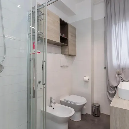 Xenia - 2 In Via Ampola 5 * Milánó