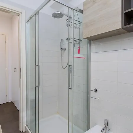 Apartman Xenia - 2 In Via Ampola 5 *