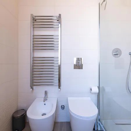 Quiet And Modern Near Metro M1 Apartamento