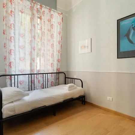 Guesthost - Spacious X6 Steps From Mm4 ميلان
