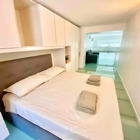 Appartamento Loft In The Center - Metro - 12 Beds *