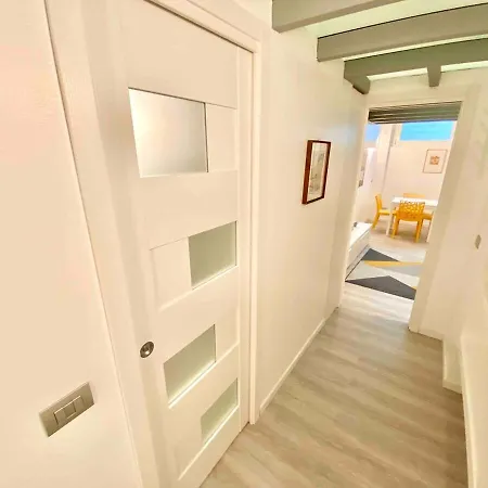 Loft In The Center - Metro - 12 Beds Appartamento