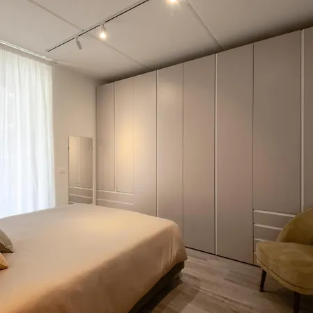 Appartement Stayeasy Tarabella - Metro Nearby & Private Parking Milan