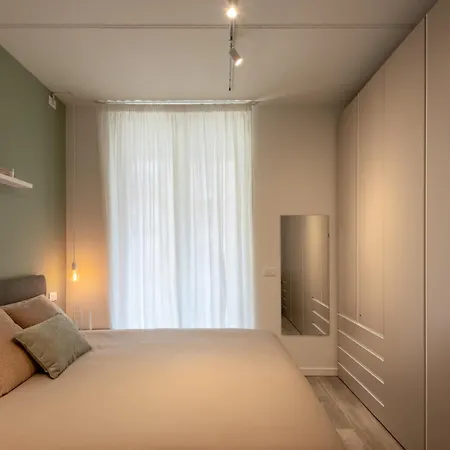 Stayeasy Tarabella - Metro Nearby & Private Parking *