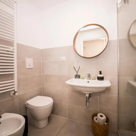 شقة Ponti Cozy - Private Parking Available, Near Navigli, Romolo Metro And Duomo ميلان