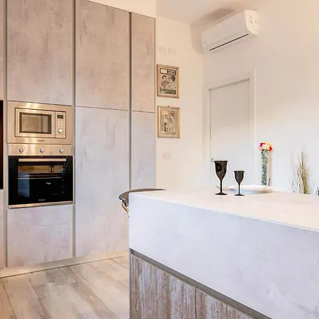 Guest Planet - Flat Near Bovisa Апартаменты *