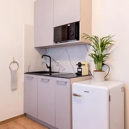 At 30 Viale Famagosta Apartman *