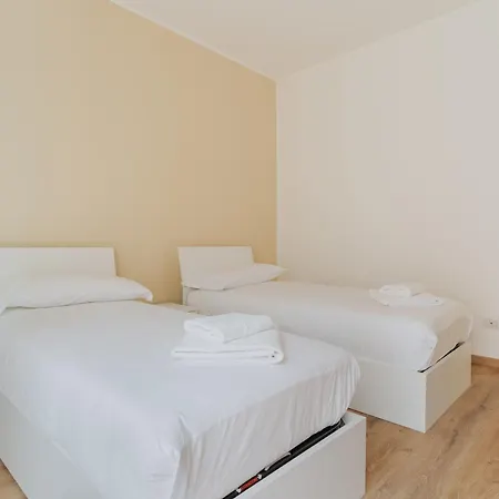 Guesthost - Cozy Balcony Flat Comasina Mm3 *