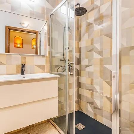Apartman 7guest Duomo5min Walk-private Cinema Popcorn-castle 6min- Air Cond