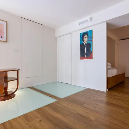 Elegant Loft, Porta Romana Apartamento