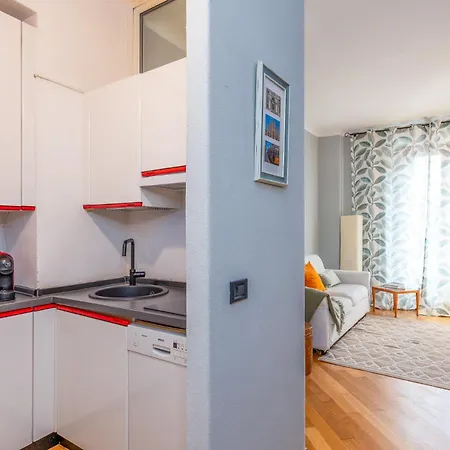 Two-room Flat In Near The Duomo * Milano