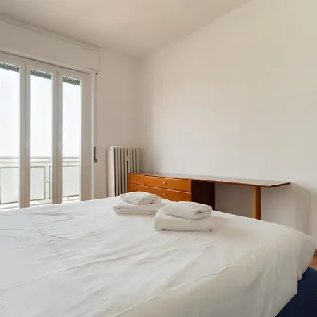 شقة Guesthost - Comfy Balcony Flat Affori Mm3 *