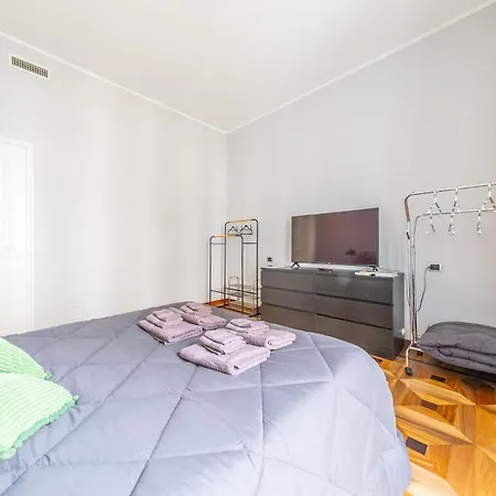 Luxury Flat Crocetta 2 Stops From Duomo, Ac *