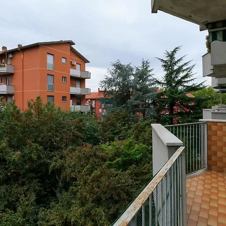 Xenia - 2 In Viale Ungheria 17-2