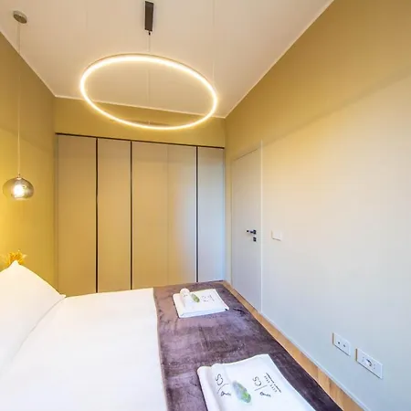 Luxury In The Center 1bedroom With Ac And Balcony Milan