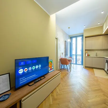 Luxury In The Center 1bedroom With Ac And Balcony Lägenhet