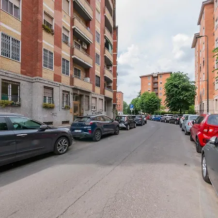 Xenia - 2 In Via Codogno 1 * Milan
