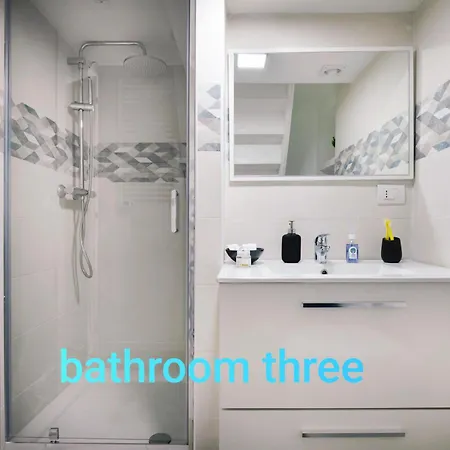 Appartamento Loft 3br 3ba And Fast Wi-fi 15 Minutes To Duomo