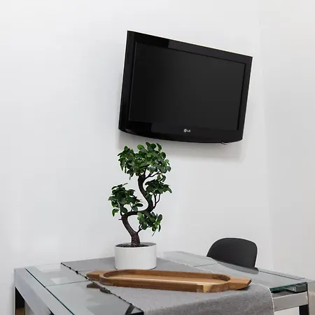 Emerald House - Station 700m Apartamento