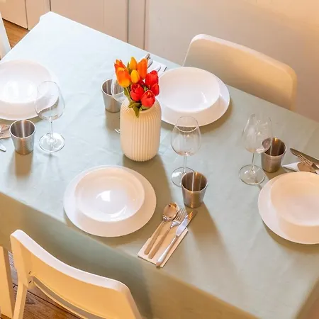 Loft Chic In The Prada Foundation Appartement *