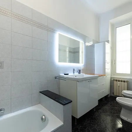 Spacious And Modern 3 Bedroom 2 Bathroom Mediolan