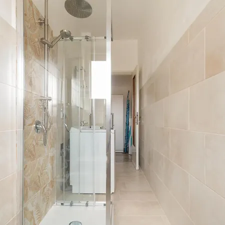 Guesthost - Comfy Balcony Flat Steps From Navigli *