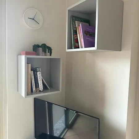 Garage Included, Bright With Terrace * ميلان