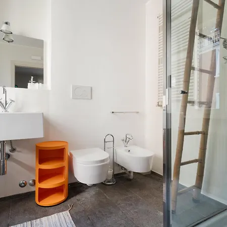Guesthost - Cozy Balcony Flat X2 Porta Garibaldi Apartamento Milão