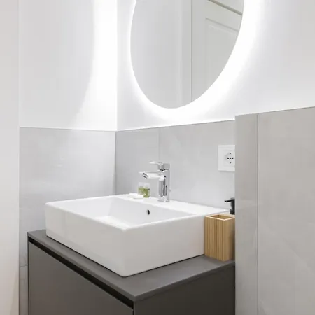 Easylife - - Mora 13 - Navigli *