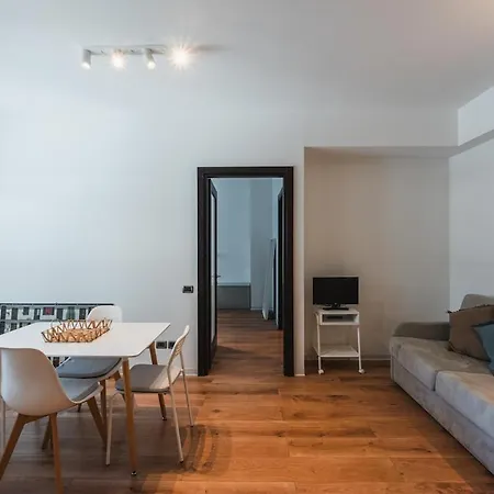 Elegant Designer In The Navigli District Apartamento