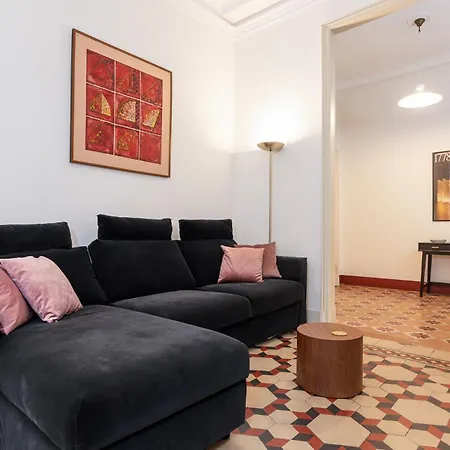 Stylish Flat On The Navigli For 6