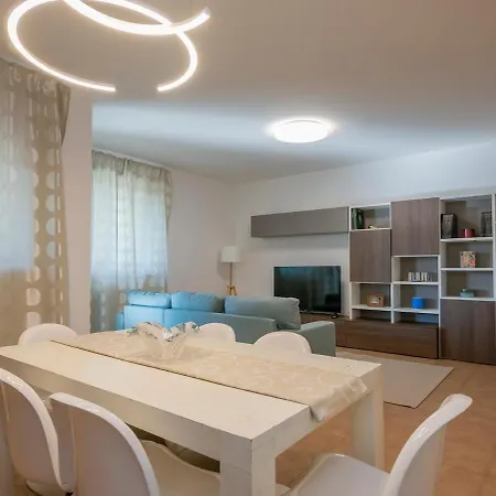 Xenia - 4 In Via Cassano 14 Apartman Milánó