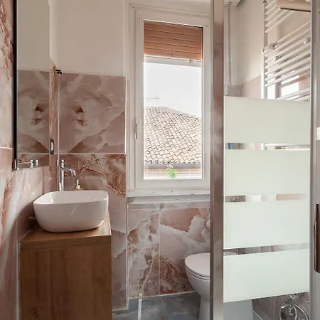 Bicocca Comfort - Near Metro & Station Appartement *