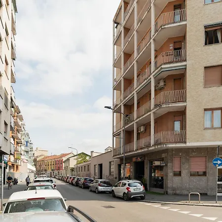 Guesthost - Modern Balcony Brenta Mm3 Appartement