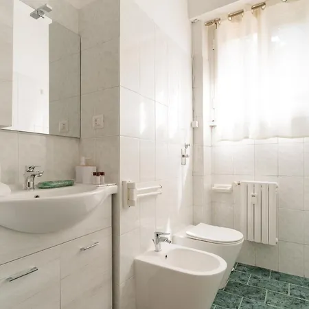 Appartement Guesthost - Cozy Balcony Flat Comasina Mm3 Milaan